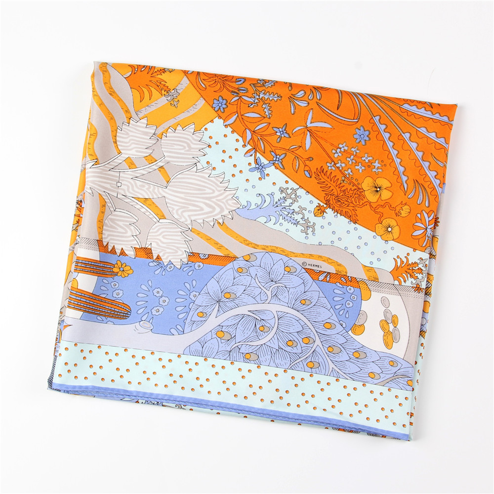 Foulard en soie sergé roulé à  - Scarf Silk Square avis et prix