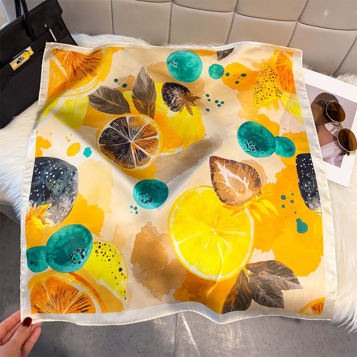 Foulard carré en soie à motif  - Ascot Neck Scarf avis et prix