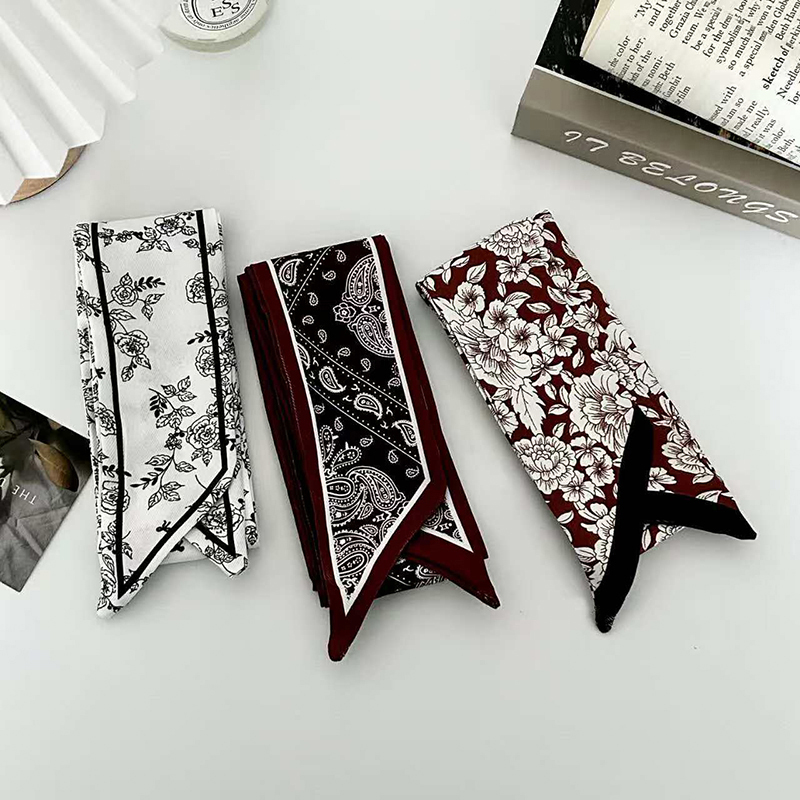 Écharpe en soie de luxe pour f - Ascot Neck Scarf avis et prix